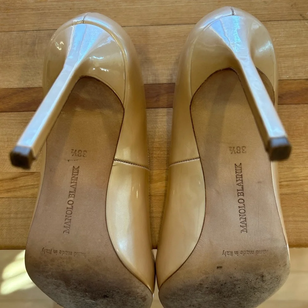 Manolo Blahnik Nude BB 105 Patent Leather Pointed Toe Pumps Size 8 1/2 (38.5 EU)